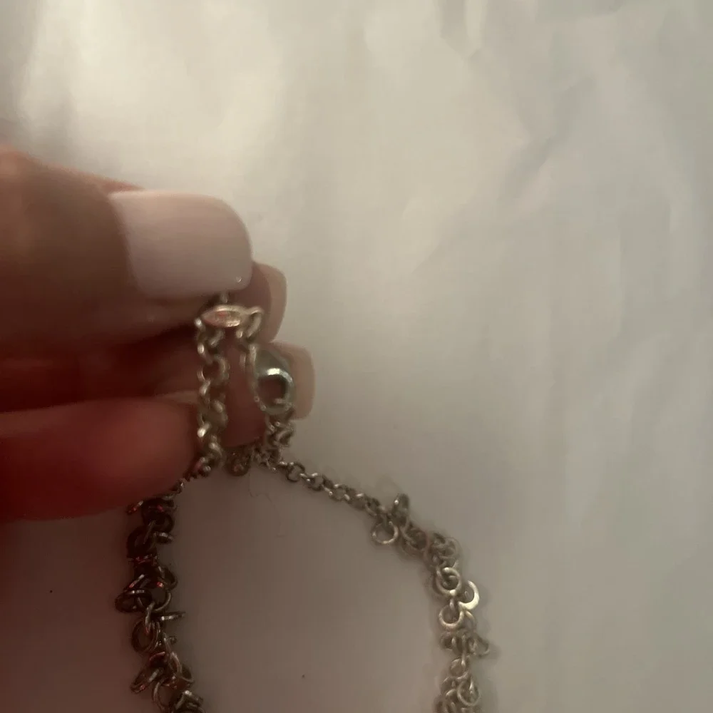 Avon Necklace Many‎ Ring Chain Silver Tone C39-5